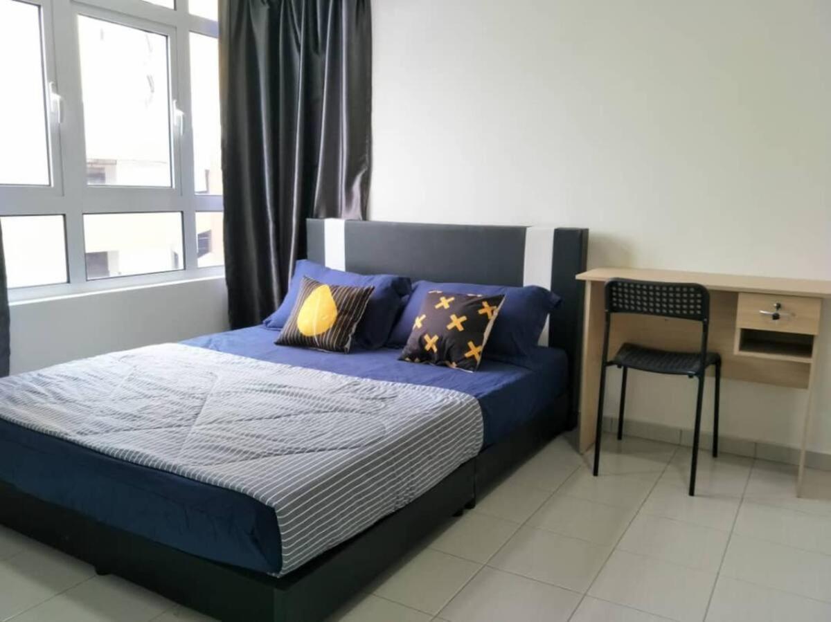 Enjoy The Sunset @ Bright Mesahill Apartment
